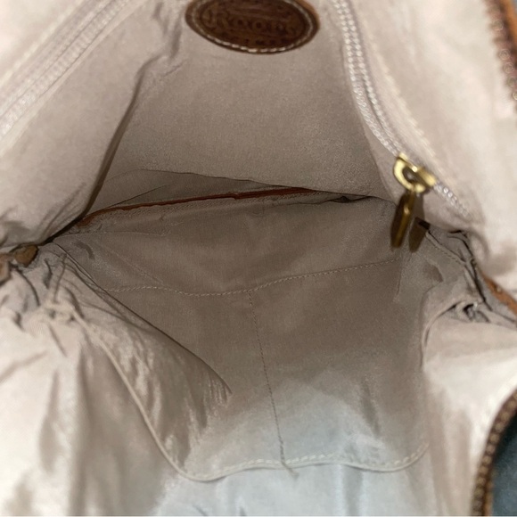 Roots Leather Crossbody Bag Neutral Tan Adjustable Strap Women’s Accessory - Picture 7 of 11